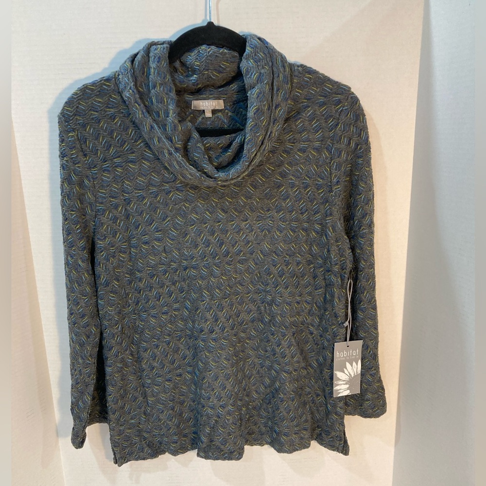 Habitat Clothing to Live In NWT
S grey w blue and green cowl-neck